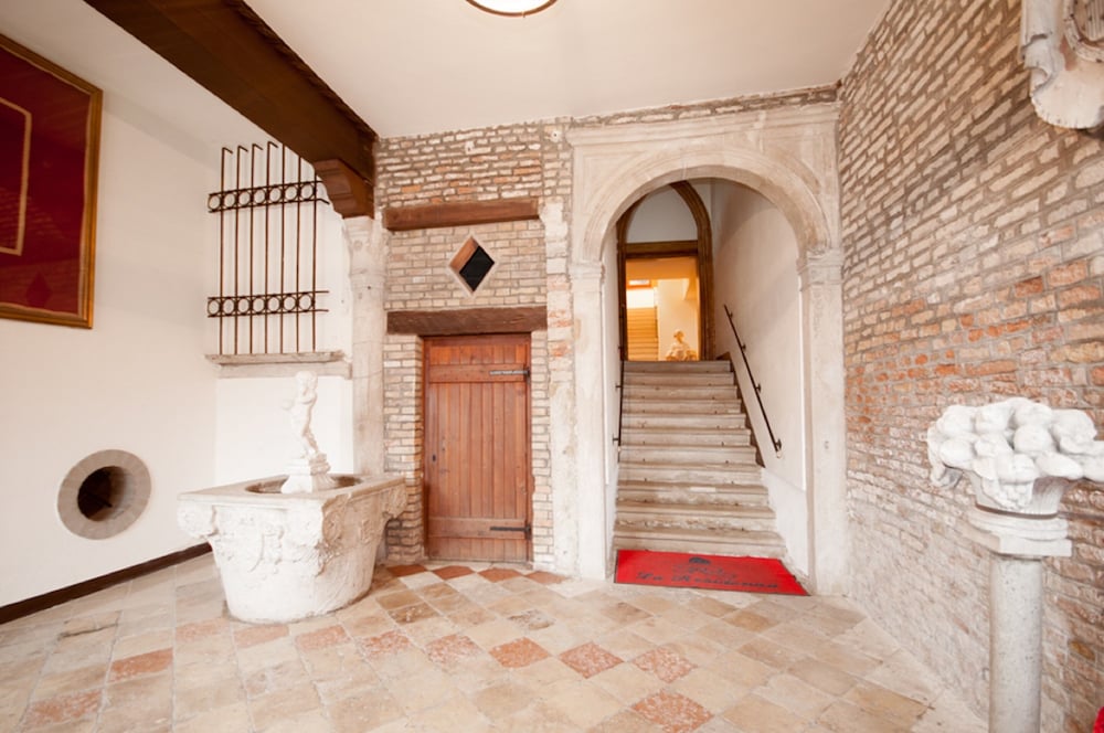 Doge Palace 5