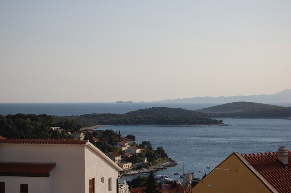 Marti - Free Parking and Grill - A3 - Sunce view 3