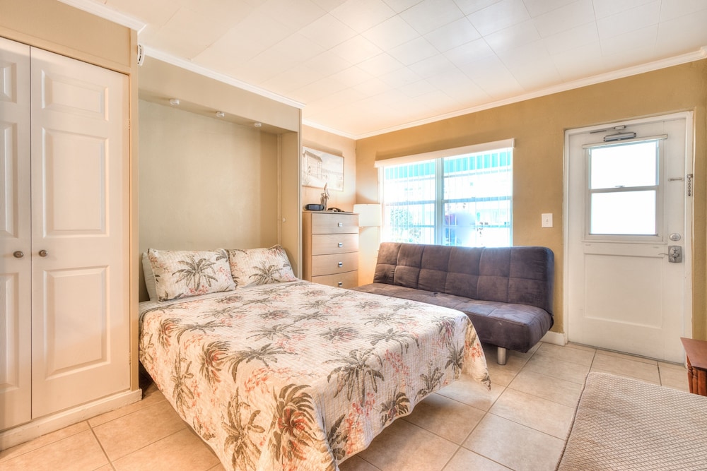Tropic Terrace #4 - Beachfront Rental Studio Bedroom Apts by RedAwning