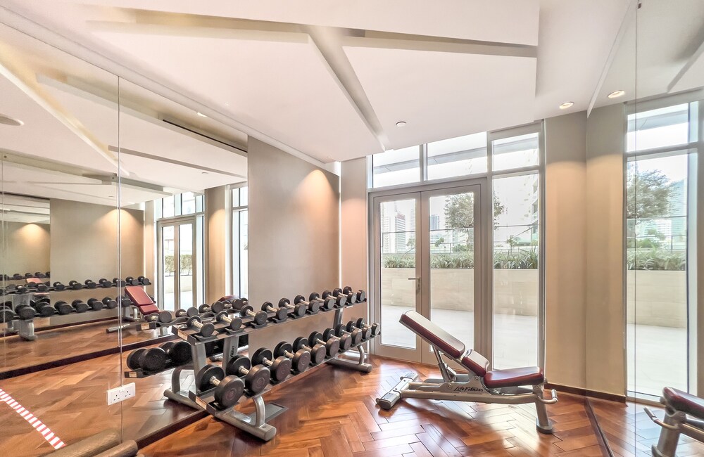 1 BR Apt walking distance to Dubai Mall