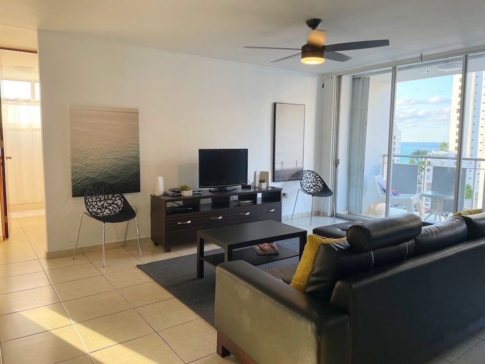 3bd Ocean View At Condado Beach + Parking 3 Bedroom Apts by Redawning