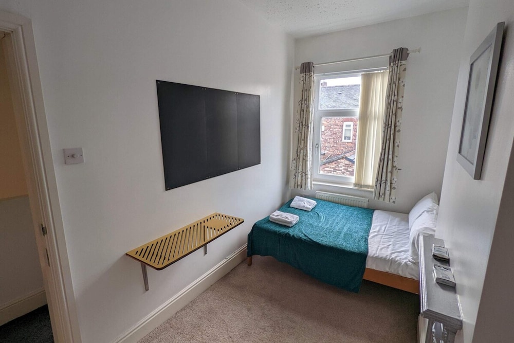 Warm Family Home, 2DB House!