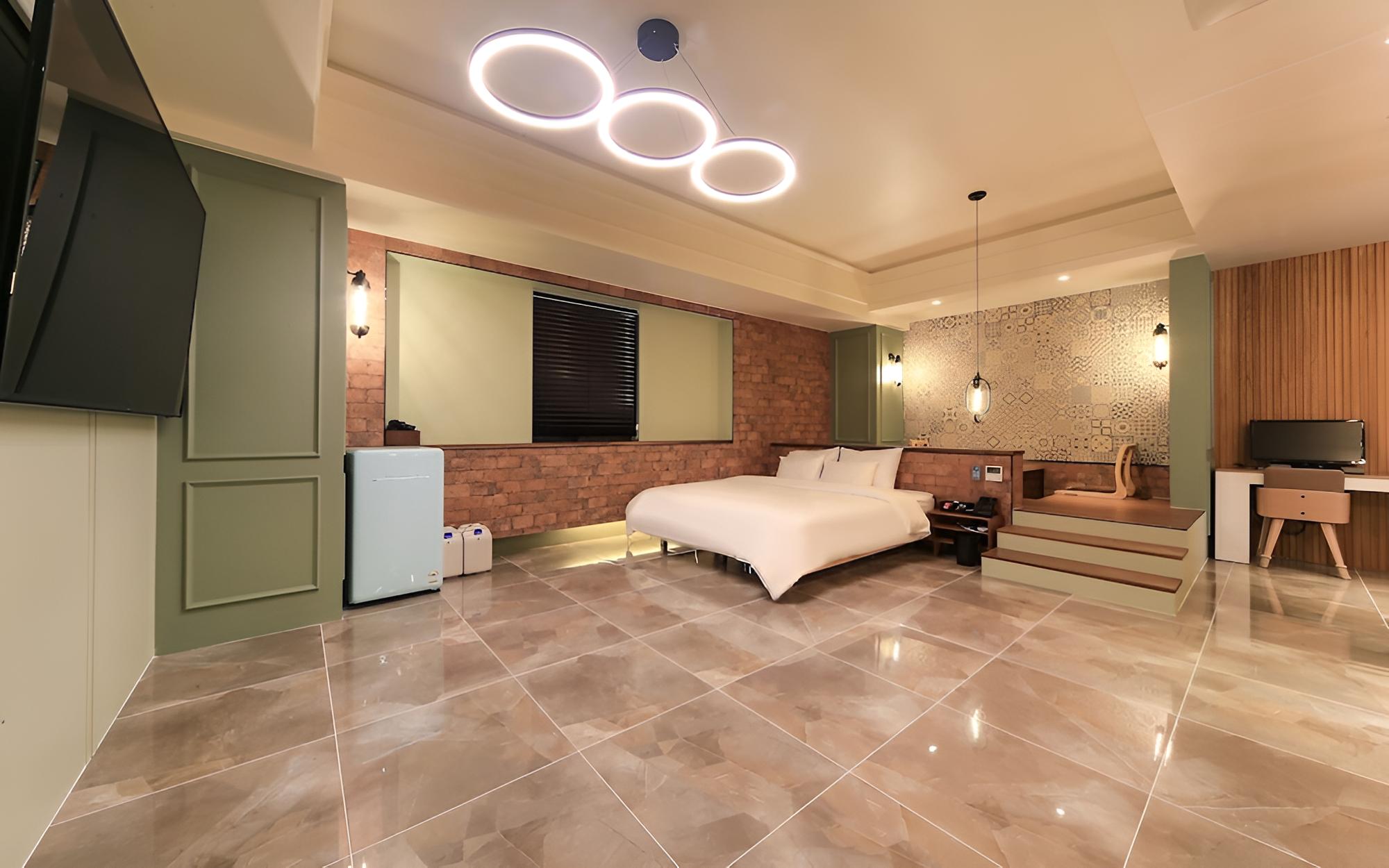 Ulsan Jinjangdong Samsungjang Hotel
