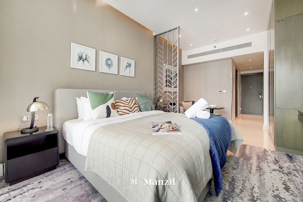 St-Prive B-1411 — Dubai
