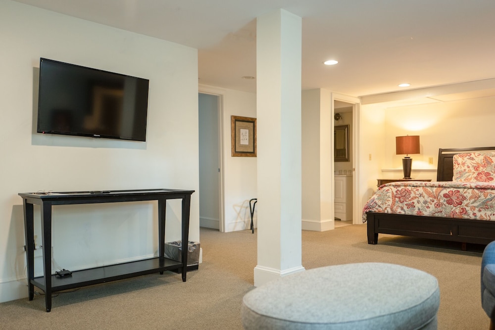 Brunswick Vacations - OneSixtyFive - Property Image 33