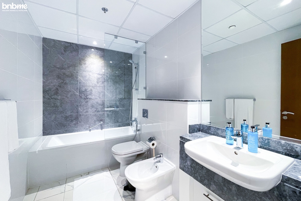 3B-Amna Tower-4801 by bnbme homes