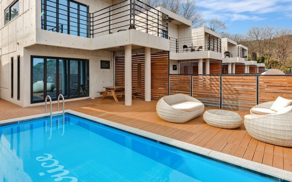 Uljin Beatrice Pool Villa