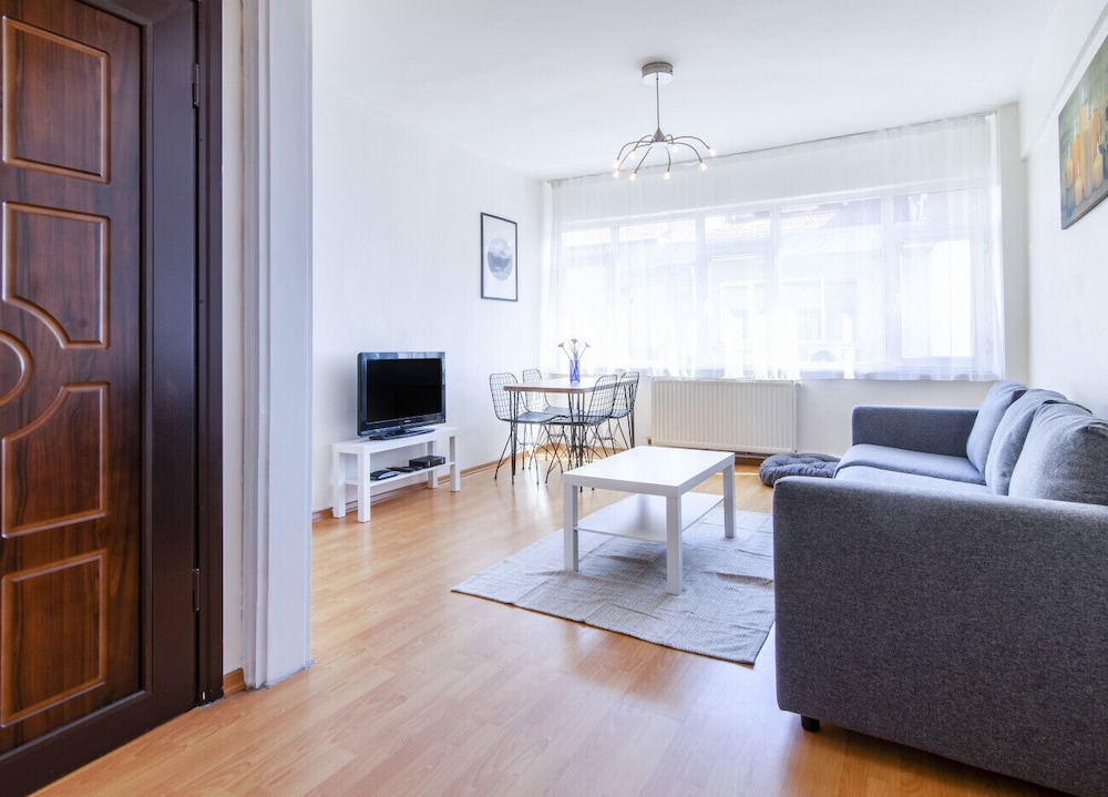 Lovely and Central Flat With Balcony in Sisli