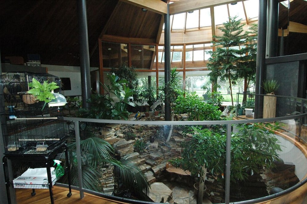 Roundhouse Grotto