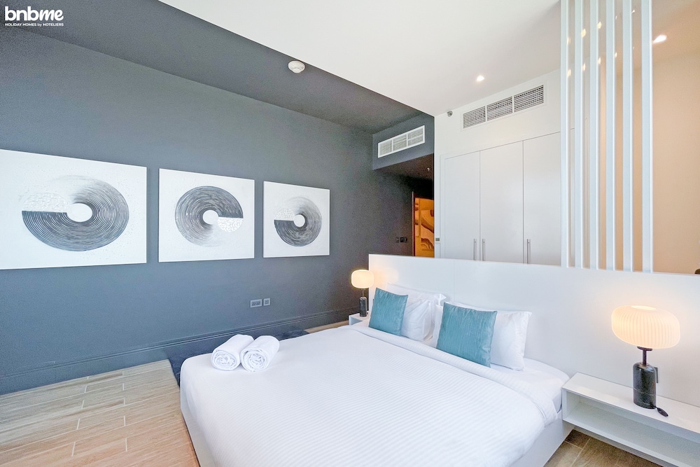 3B-Amna Tower-4801 by bnbme homes