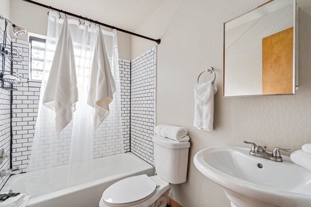 Trilevel Dog Friendly Mountain Home - Vh 142 4 Bedroom Home by Redawning view 5