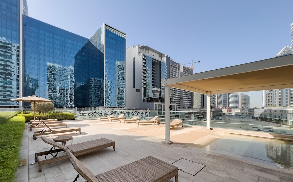 1 BR Apt walking distance to Dubai Mall