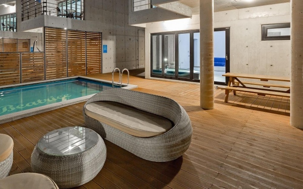 Uljin Beatrice Pool Villa