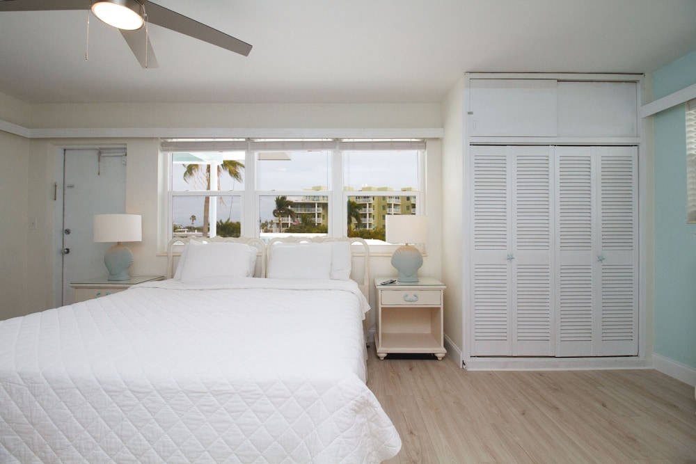 Tropic Terrace #59 - Beachfront Rental 2 Bedroom Condo by RedAwning view 3