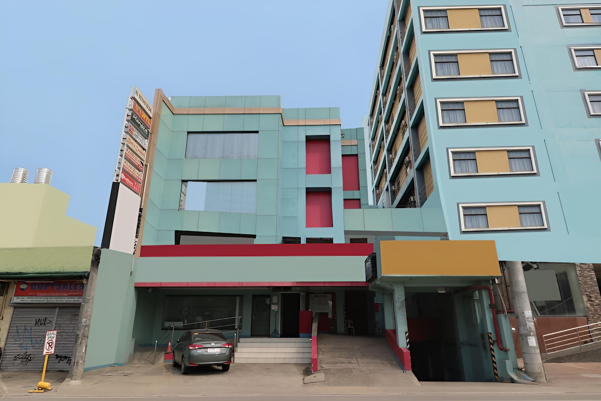 OYO 898 Berts Condotel
