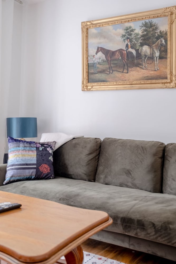 Spacious & Central 4BD Flat - Angel
