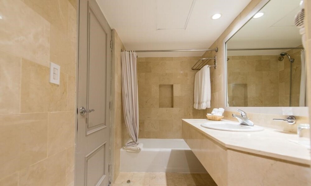 VH Atmosphere - Adults Only - Property Image 34