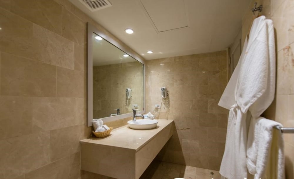 VH Atmosphere - Adults Only - Property Image 12