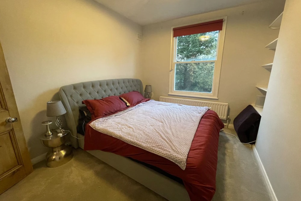 Stylish and Spacious 1 Bedroom Flat — London