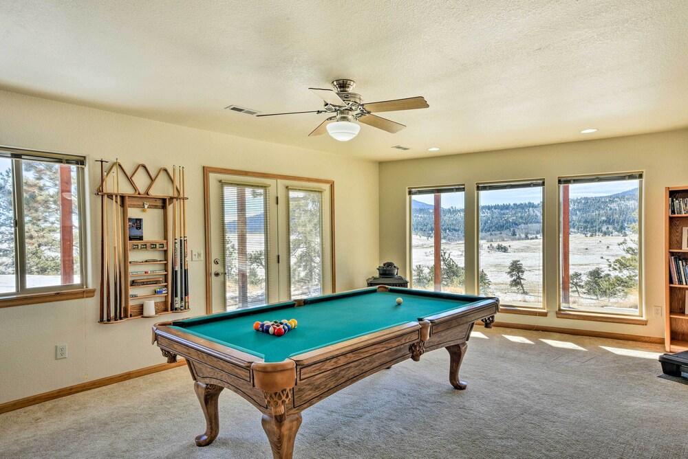 Harstel Cabin Vacation Rental w/ Deck! view 4