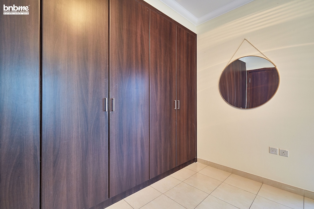 Bnbme - Churchill Towers 1 Bedroom Canal View