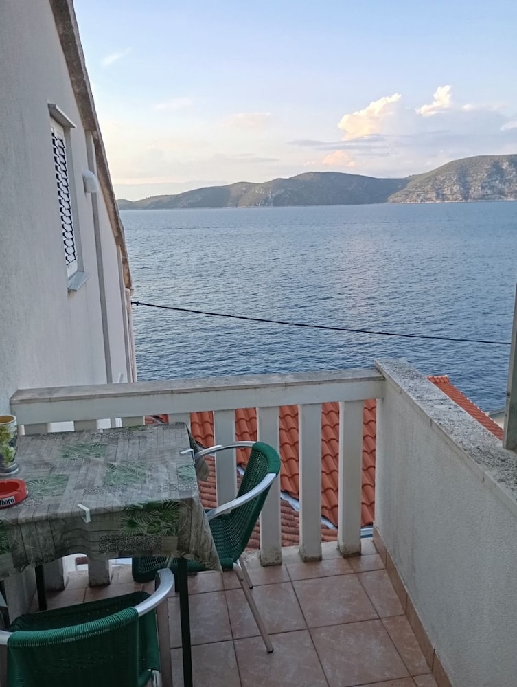 Ivo - 20m From the sea - A2
