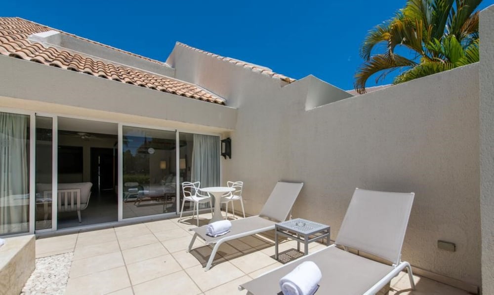 VH Atmosphere - Adults Only - Property Image 7