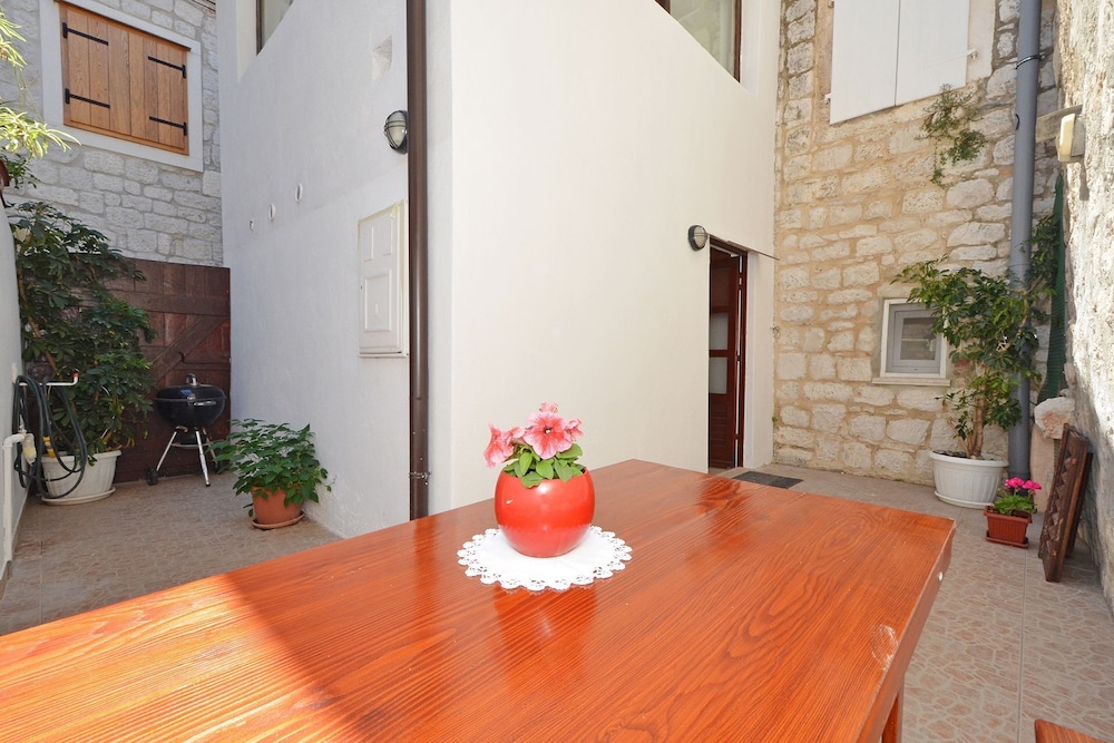 Irvin - Sweet Apartment - A1