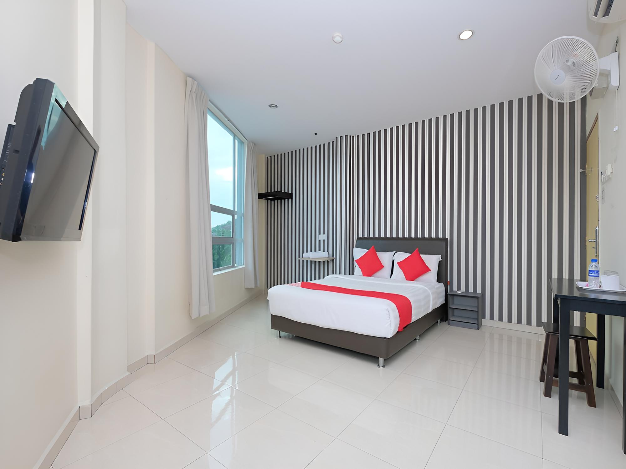 OYO 89493 Q Hotel Mentakab