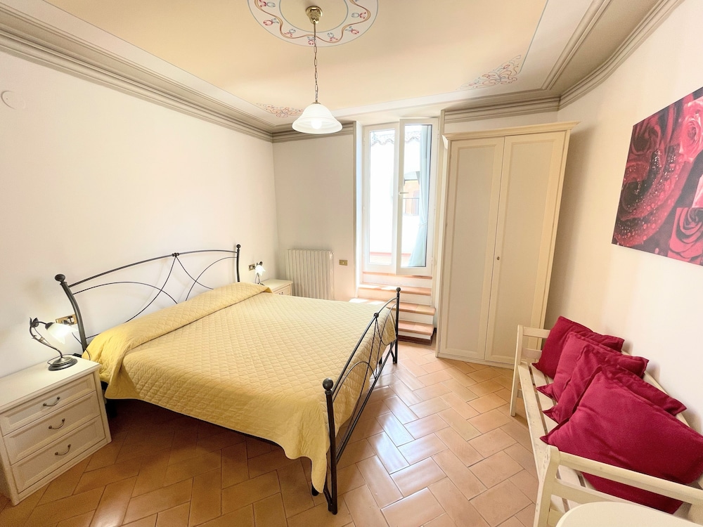 Central Spoleto Apartment With Large Terrace view 2
