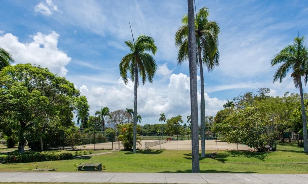 VH Atmosphere - Adults Only - Property Image 2