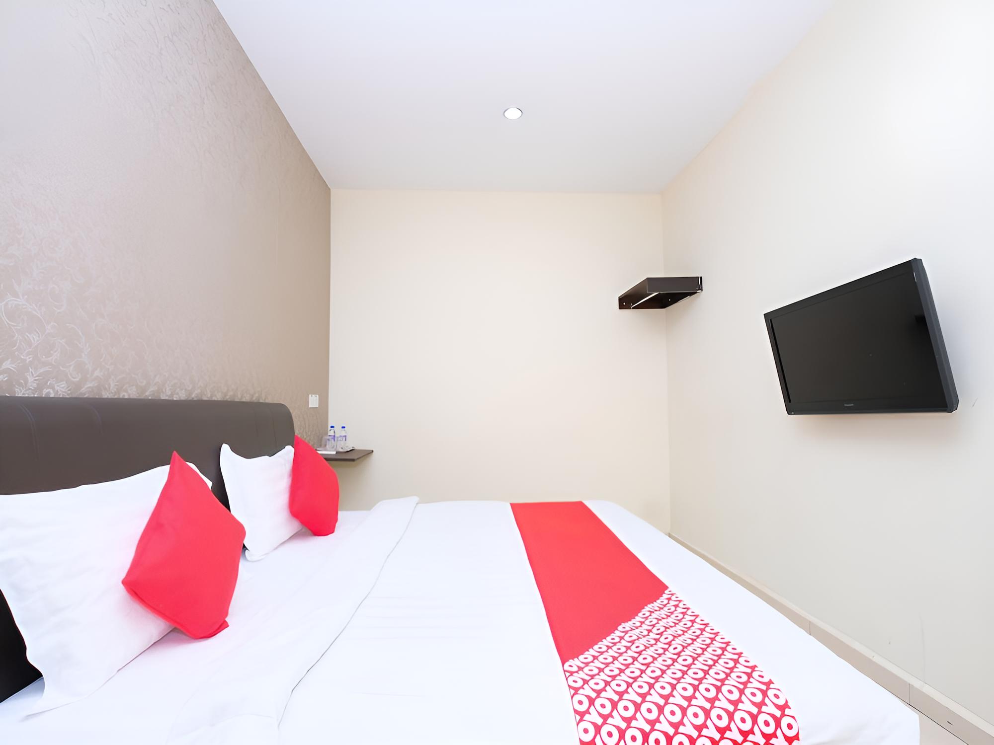 OYO 89493 Q Hotel Mentakab