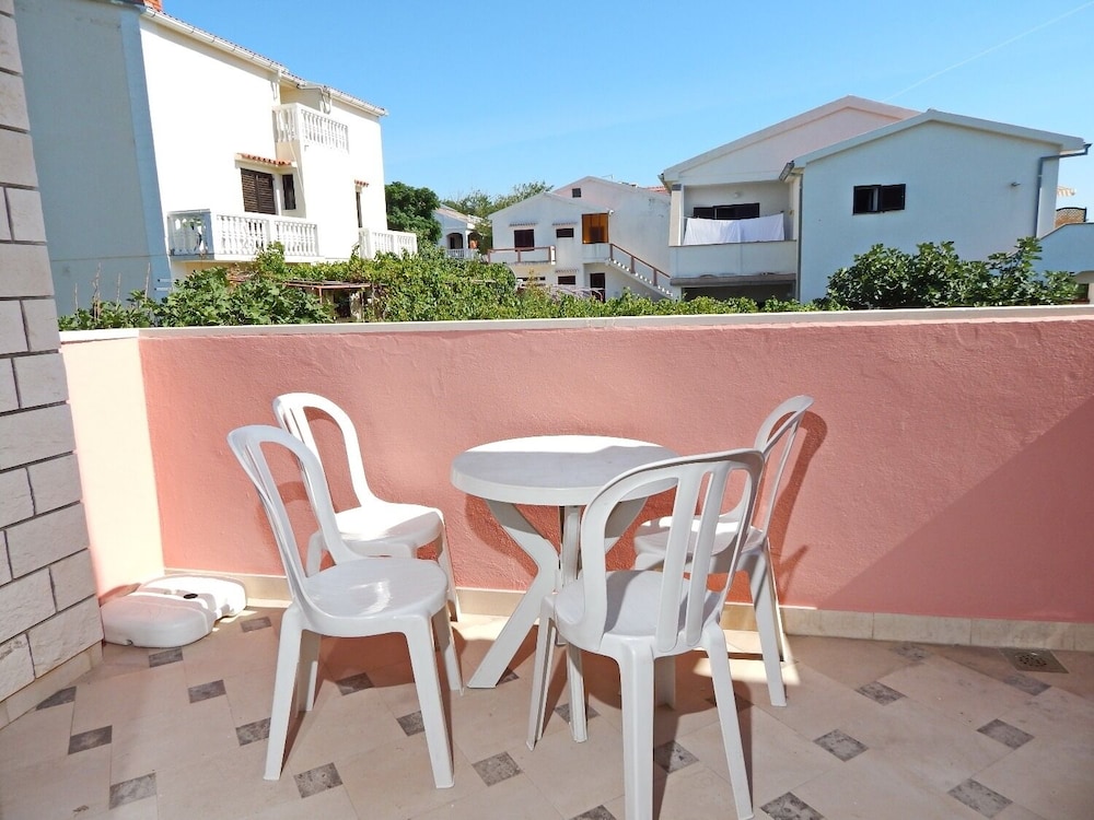 Luce - Family Friendly & Parking - A3