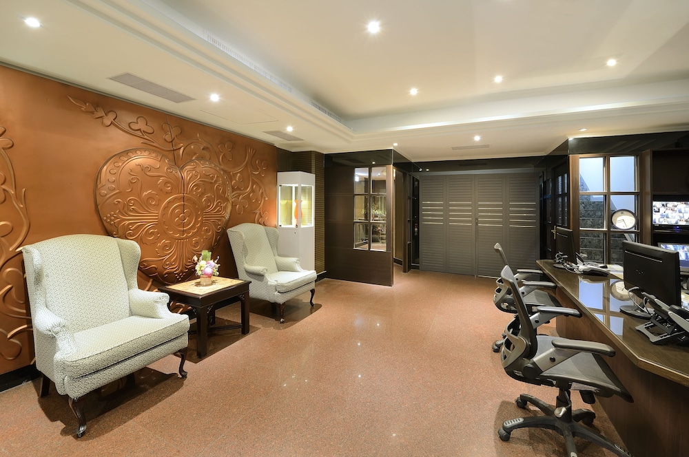 Green Garden Apartments - A
