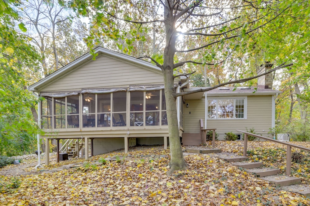 Peaceful New Buffalo Home: Walk to Lake Michigan!