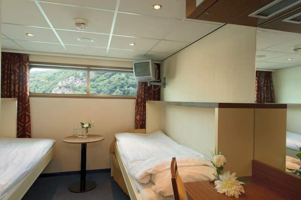 Neuss Vacations - Select MS Serenity - Neuss - Property Image 12