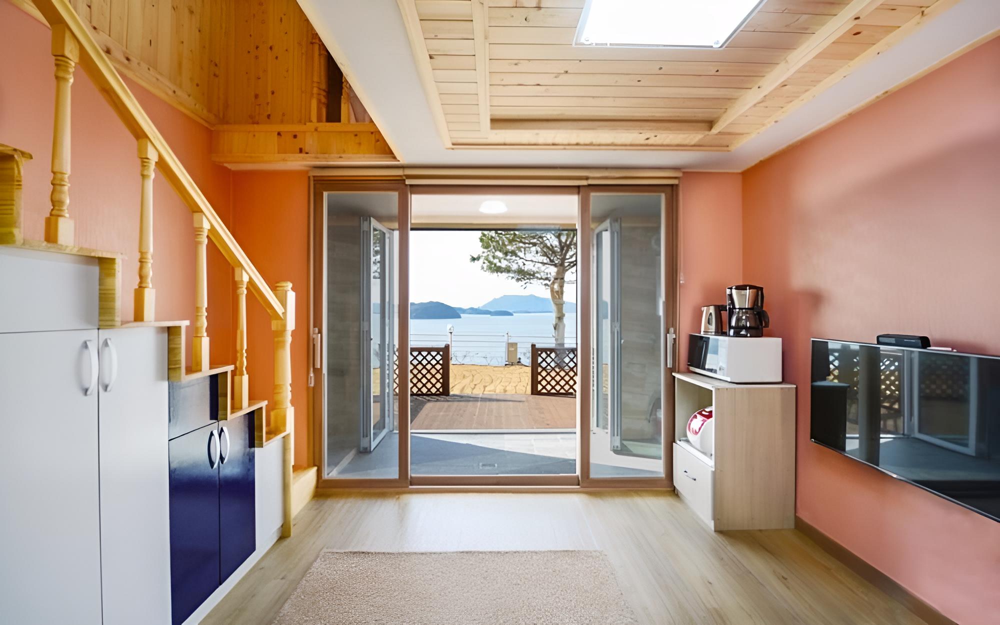 Yeosu The Sea of Counting Stars Pension