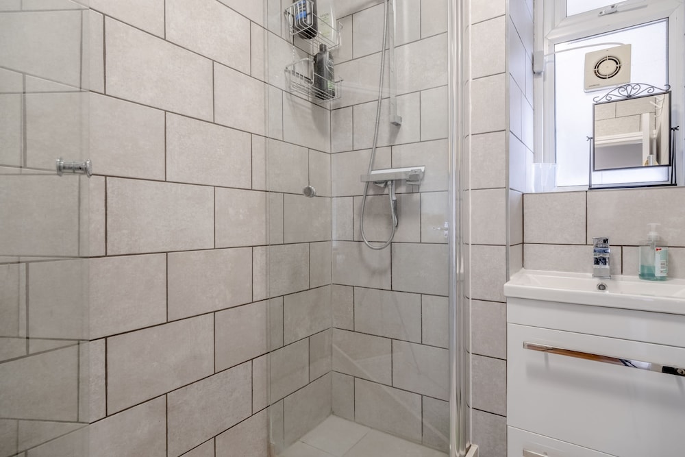 Spacious & Central 4BD Flat - Angel