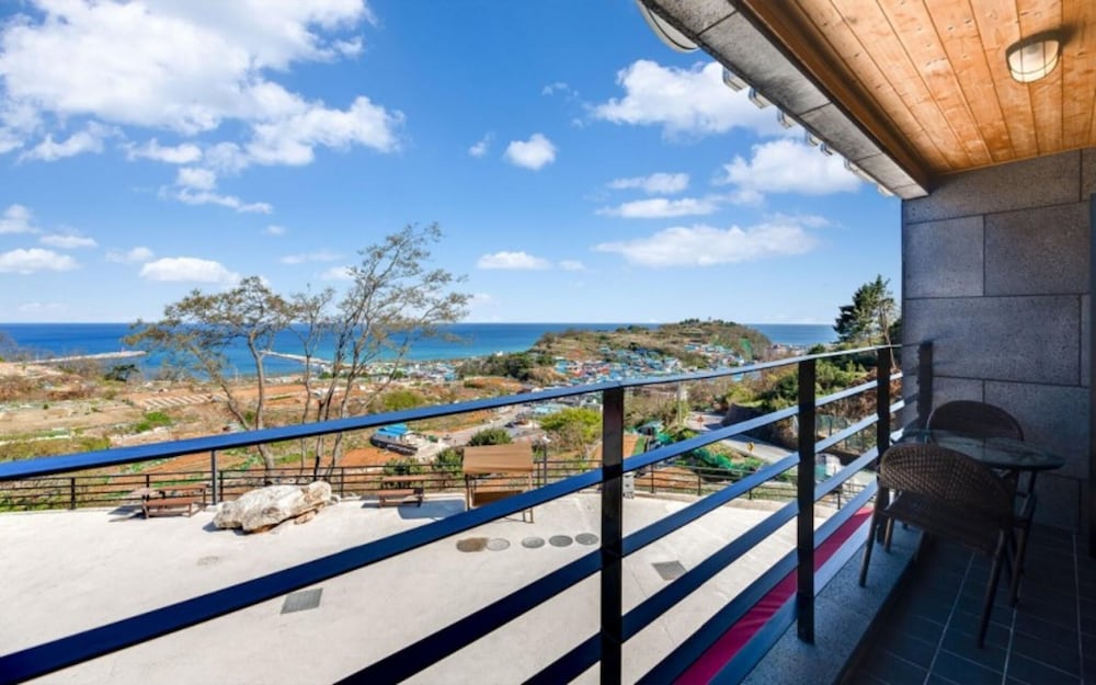 Uljin Beatrice Pool Villa