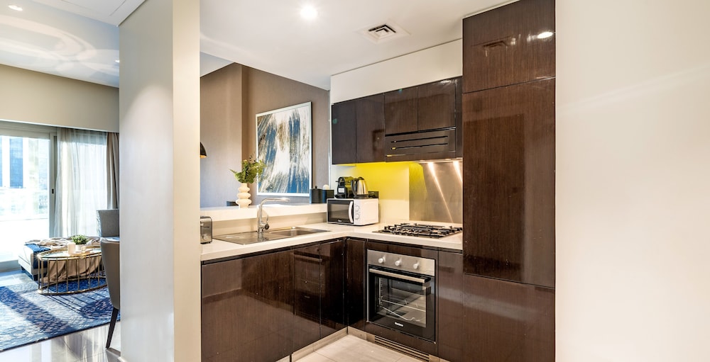 1 BR Apt walking distance to Dubai Mall