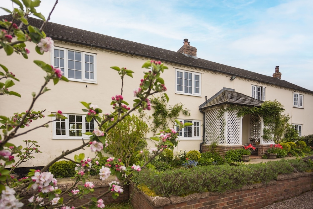 Mulsford Cottage Bed & Breakfast
