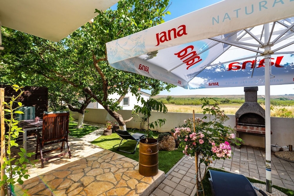 San - Comfortable and Great Location - A2