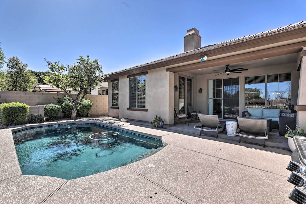 Idyllic Gilbert Abode w/ Private Pool: Near Golf!
