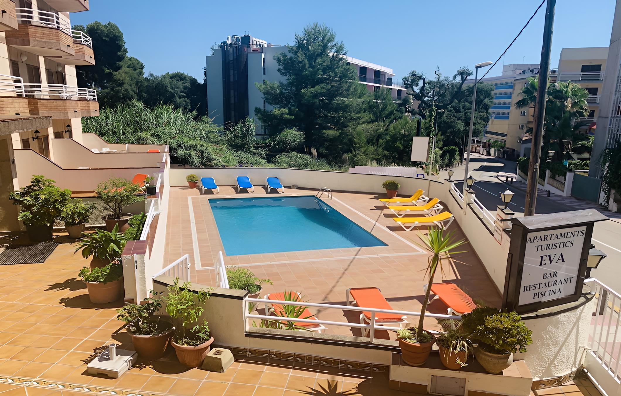 Eva Apartahotel