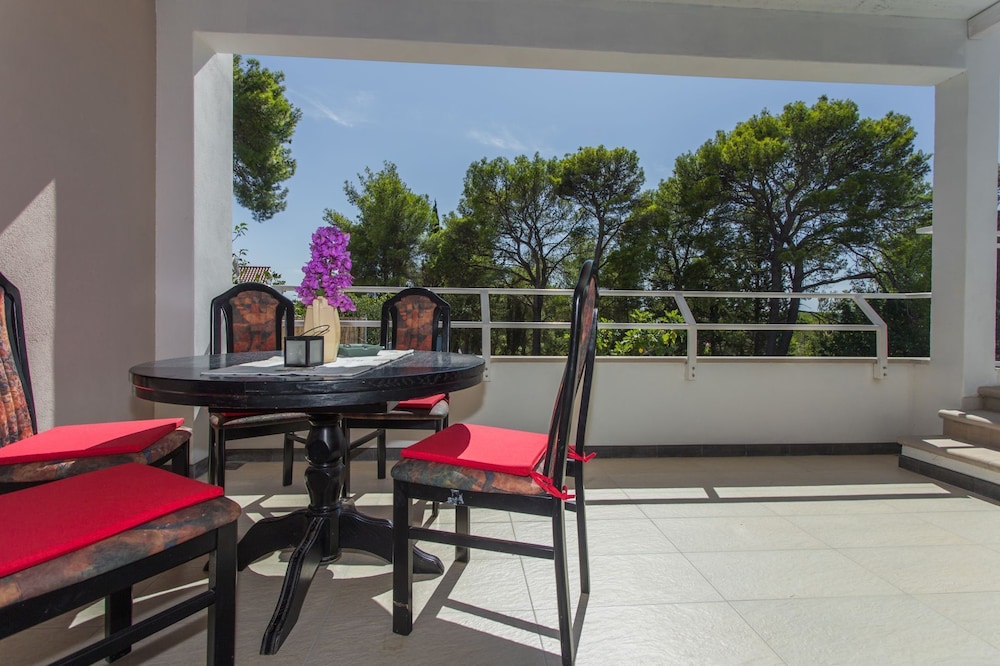 Blue Lagoon - Nice Terrace and Modern - A1