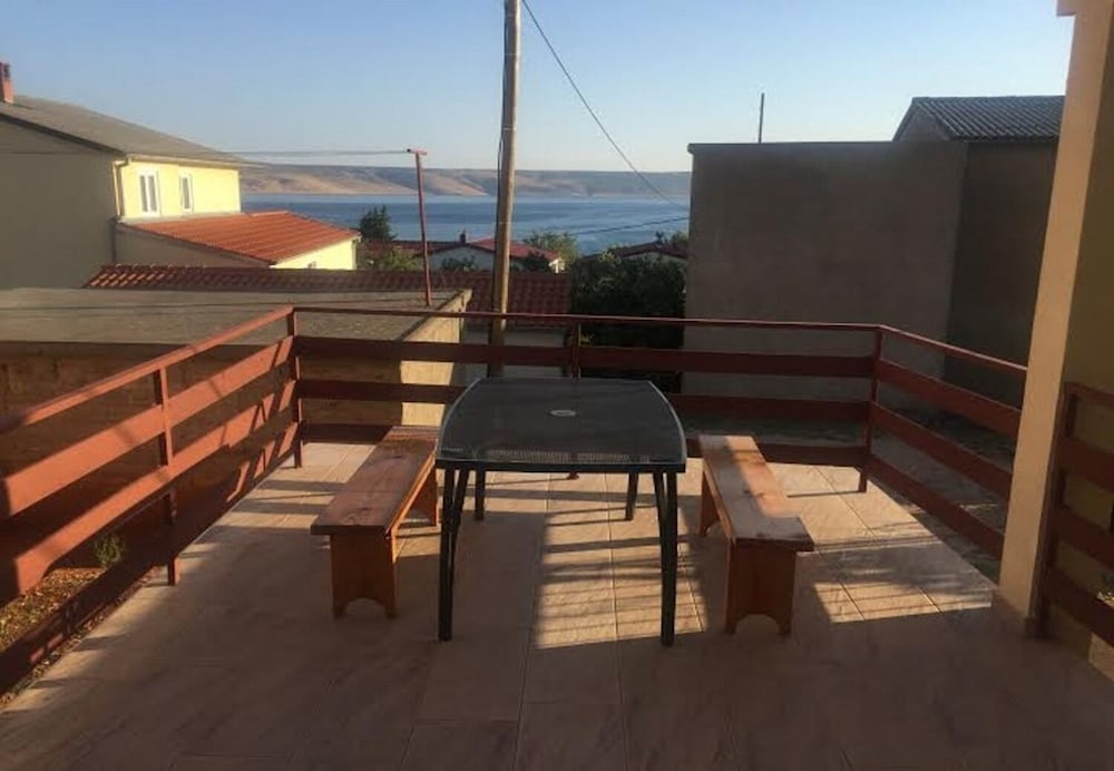 Sunny - sea Side Terrace & Parking - A2