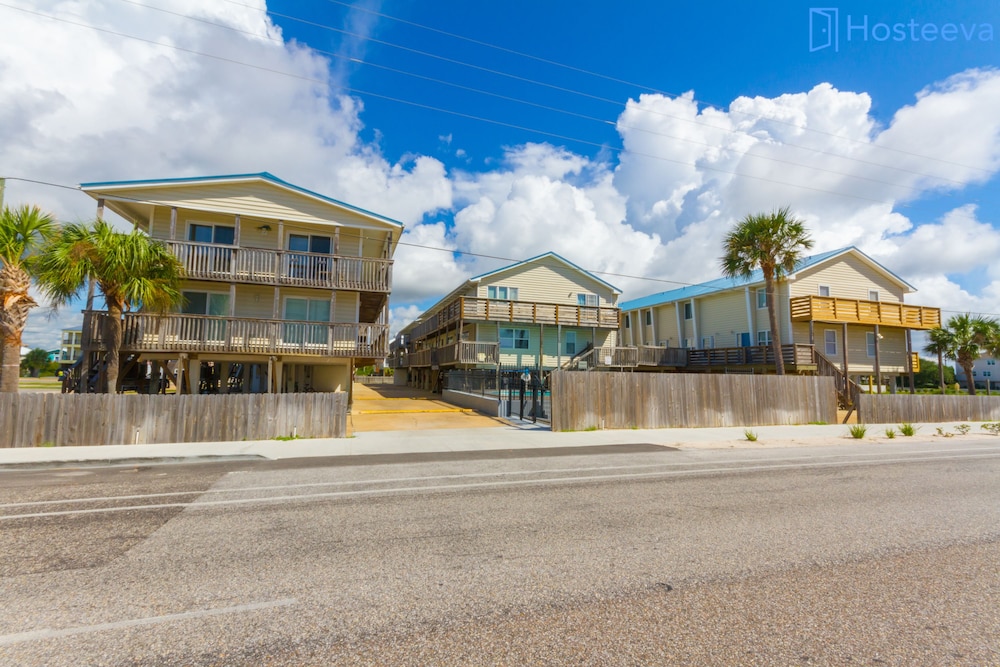 Gulf View Condos by Hosteeva