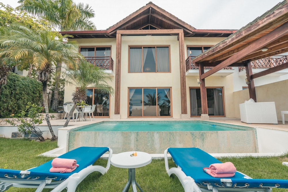 Puerto Bahia Villa w Pool and Brkfst Included AA