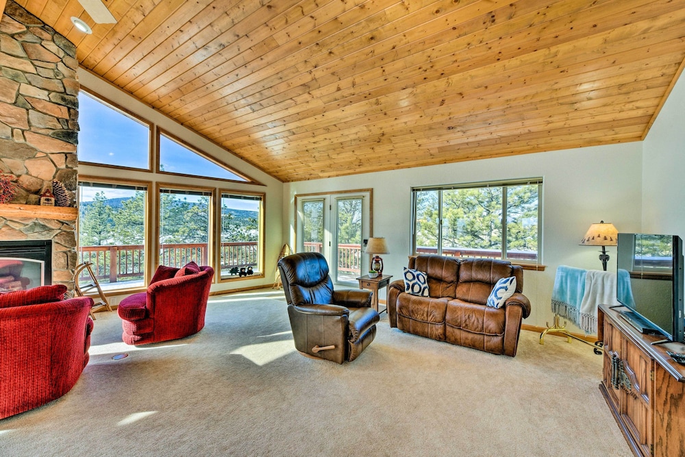 Harstel Cabin Vacation Rental w/ Deck! view 2
