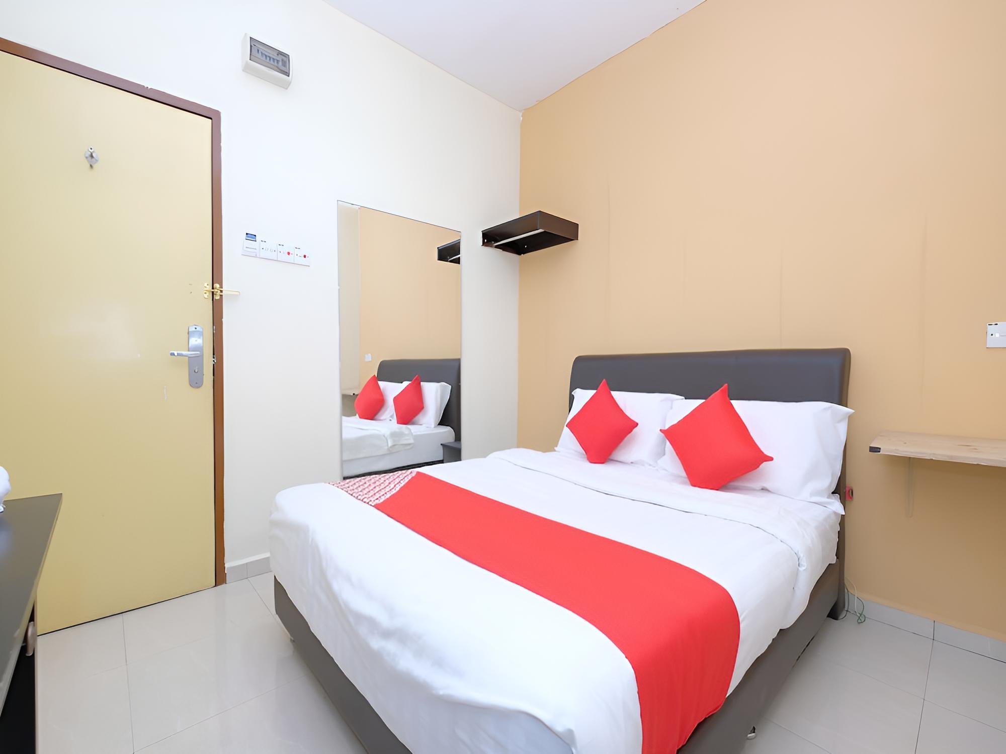 OYO 89493 Q Hotel Mentakab